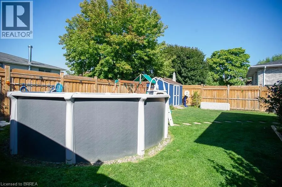 38 LUDLOW Crescent