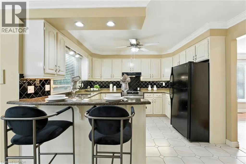 6 RENATA Court