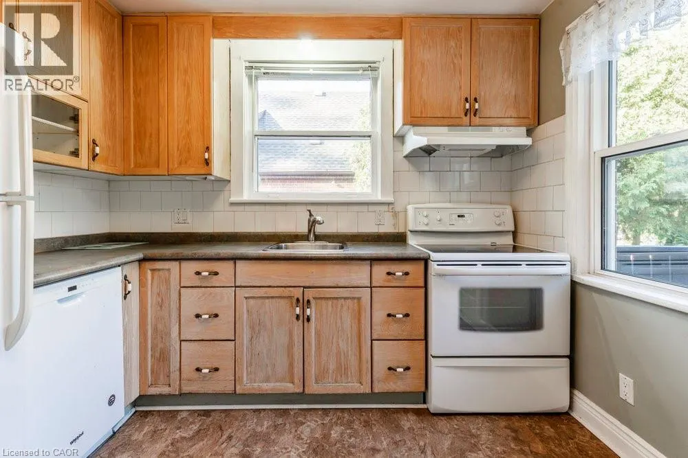 567 UPPER SHERMAN Avenue