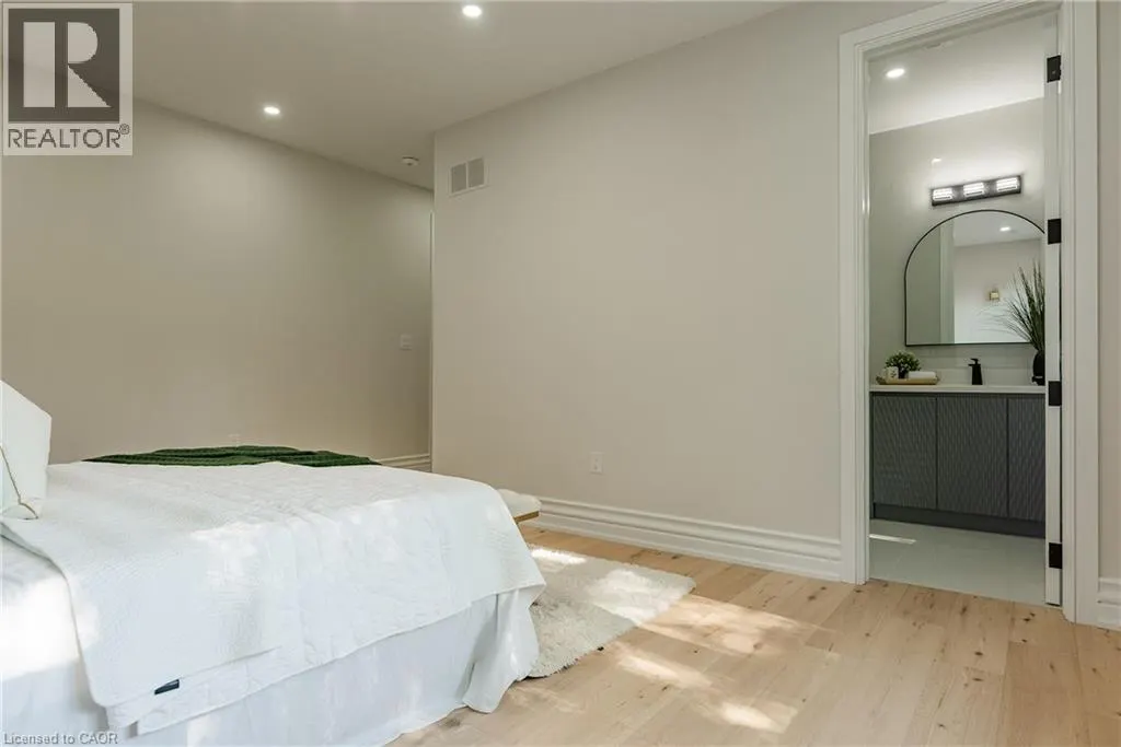 14 CRESCENT Road