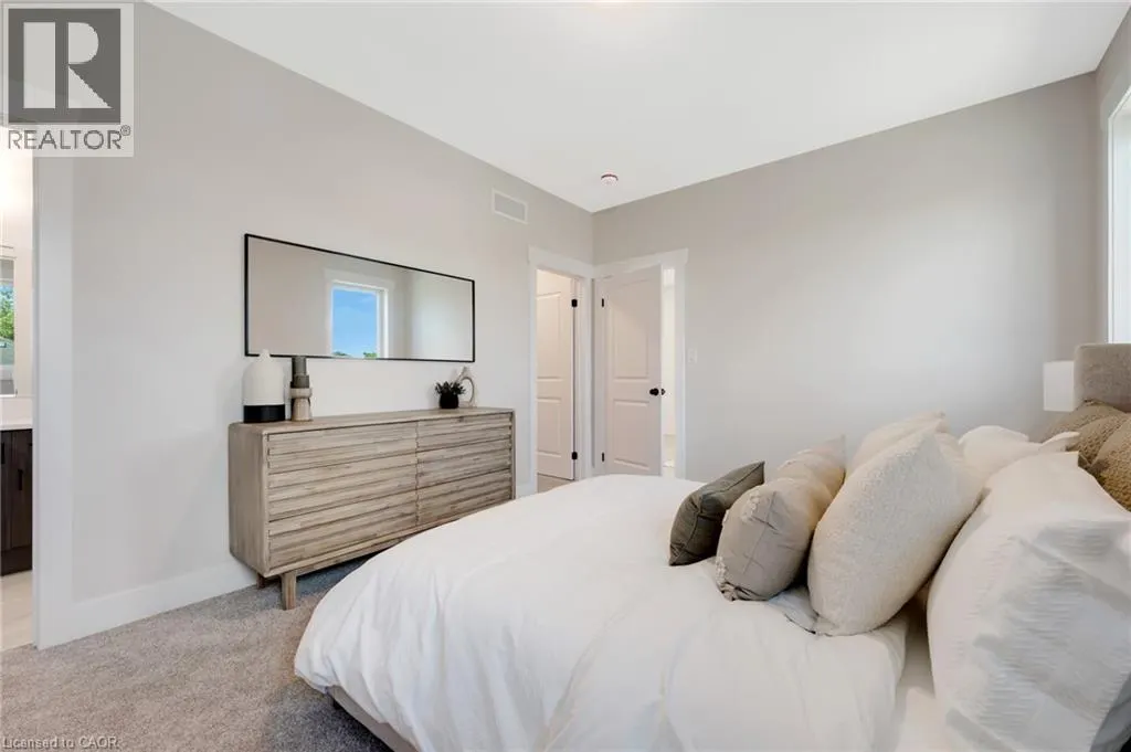 52 MOON Crescent