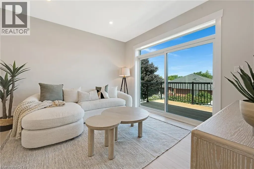 52 MOON Crescent