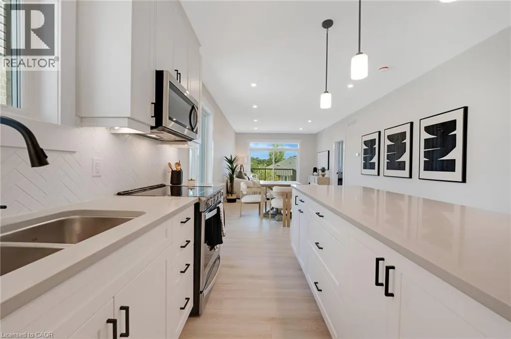 52 MOON Crescent