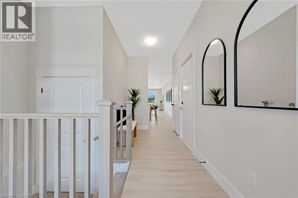 52 MOON Crescent