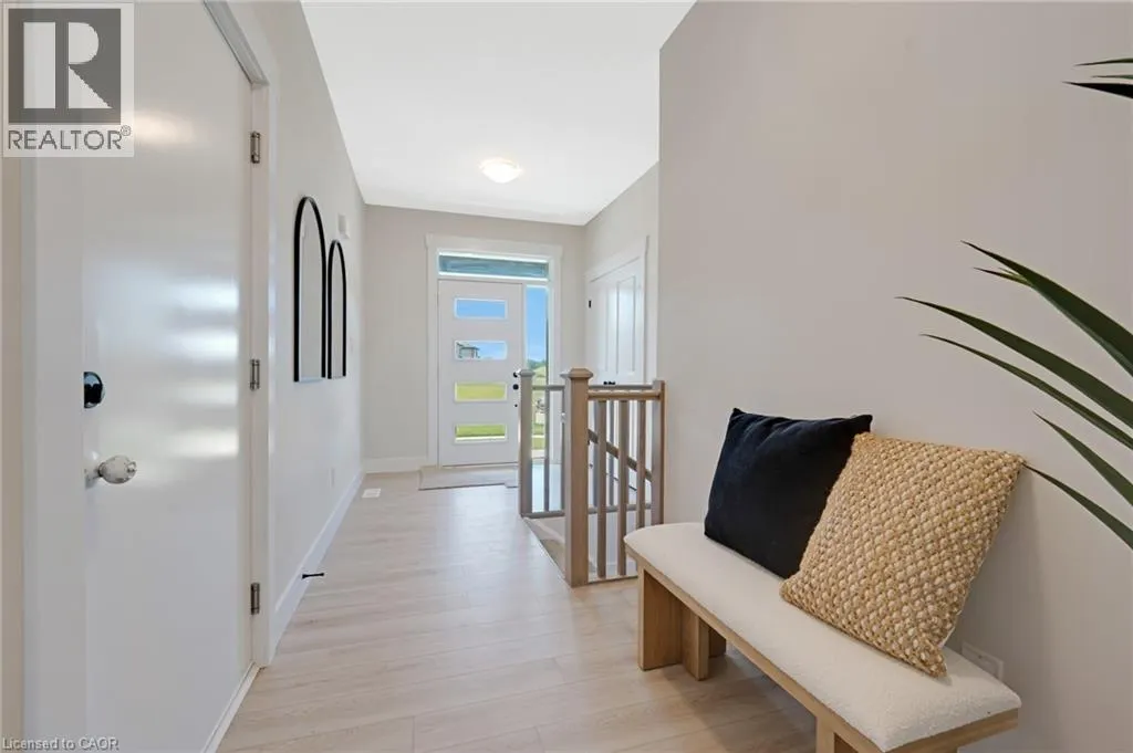 52 MOON Crescent