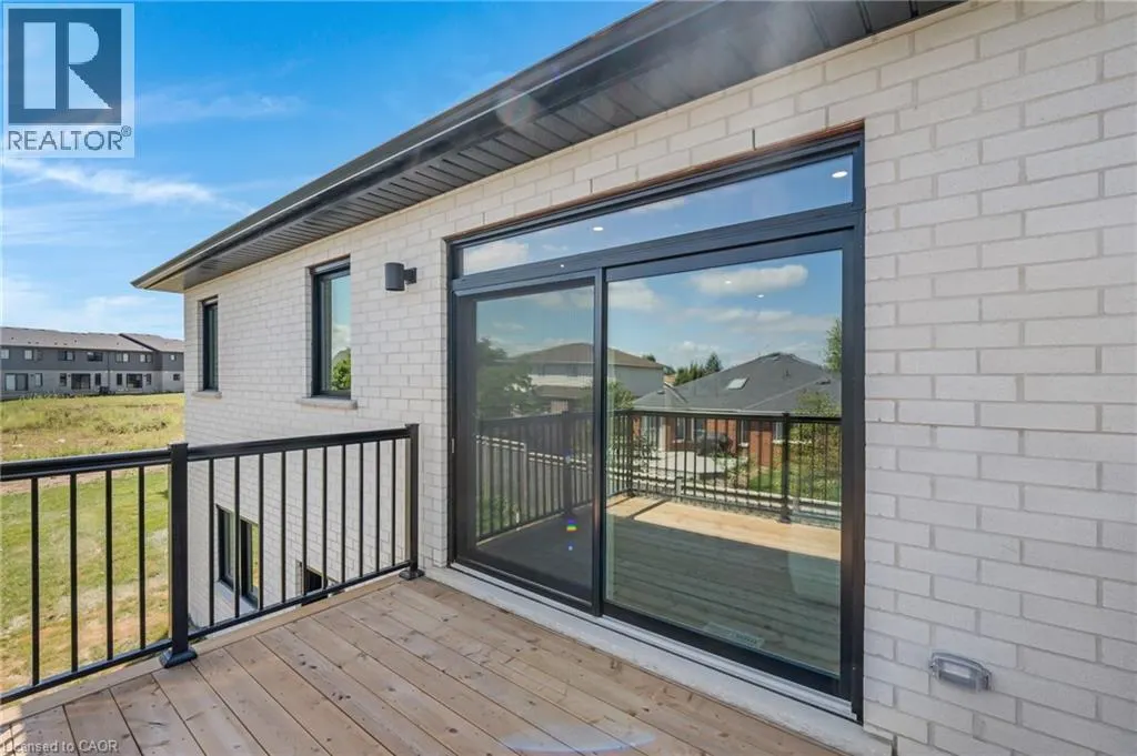 52 MOON Crescent