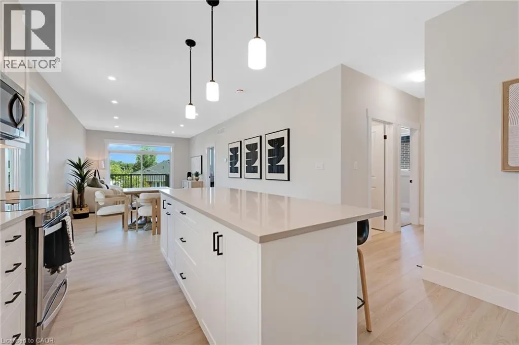 52 MOON Crescent