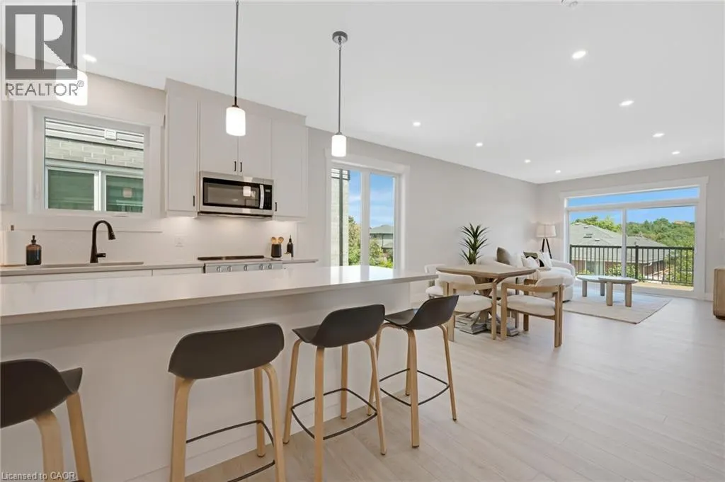 52 MOON Crescent