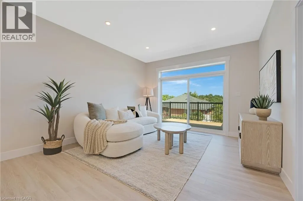 52 MOON Crescent