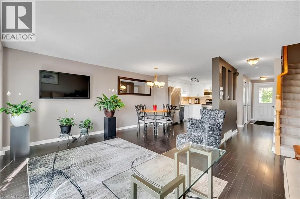 205 SNOWDROP Crescent