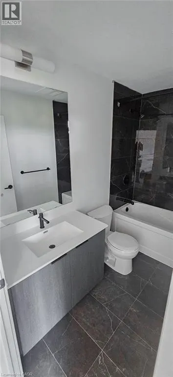 25 WELLINGTON Street S Unit# 2004, #2004