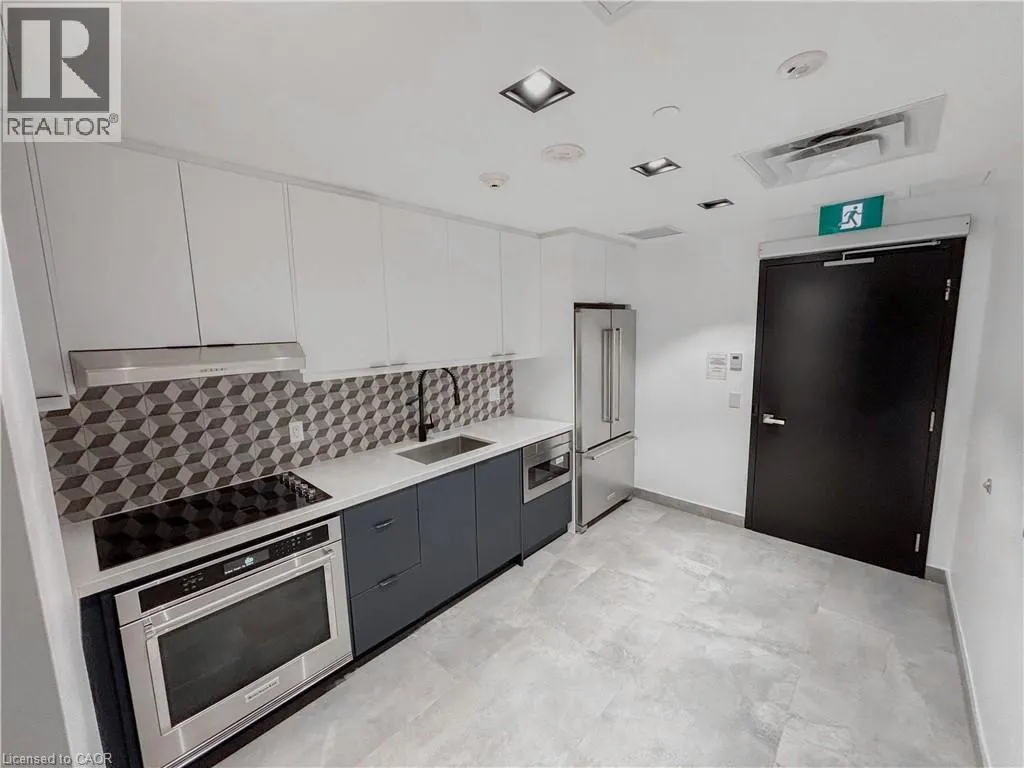 25 WELLINGTON Street S Unit# 2004, #2004