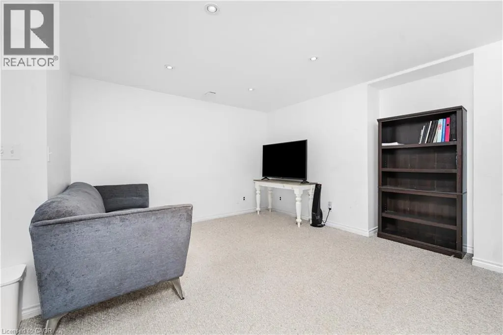 1 HILLCROFT Drive