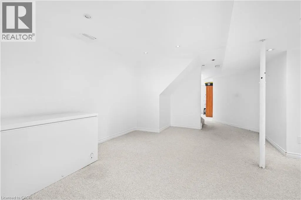 1 HILLCROFT Drive