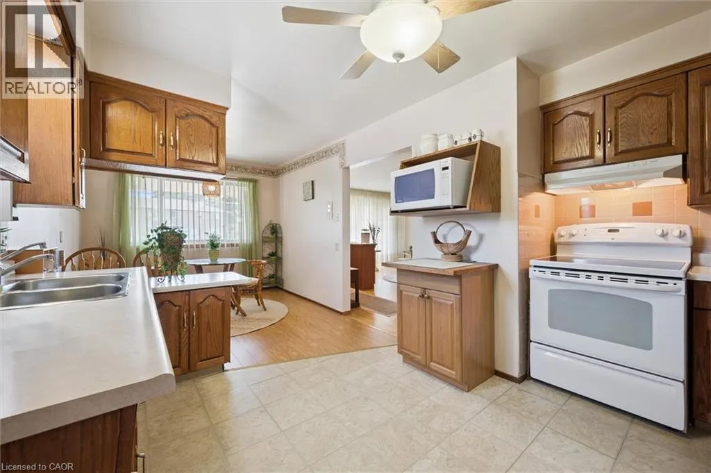 136 FAIRWAY Road N