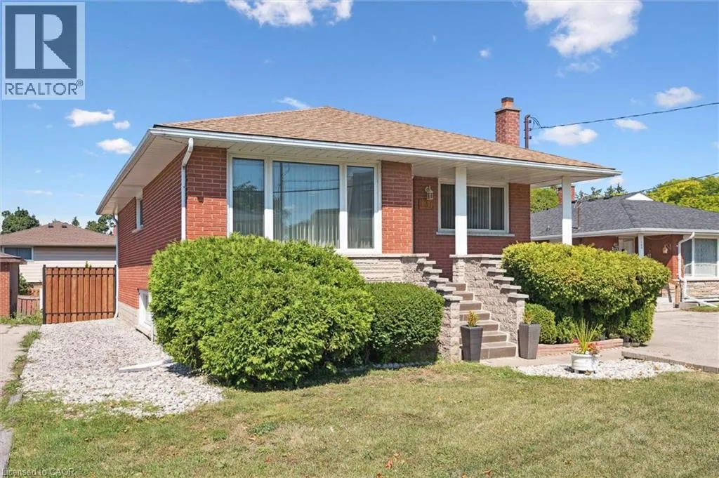 136 FAIRWAY Road N