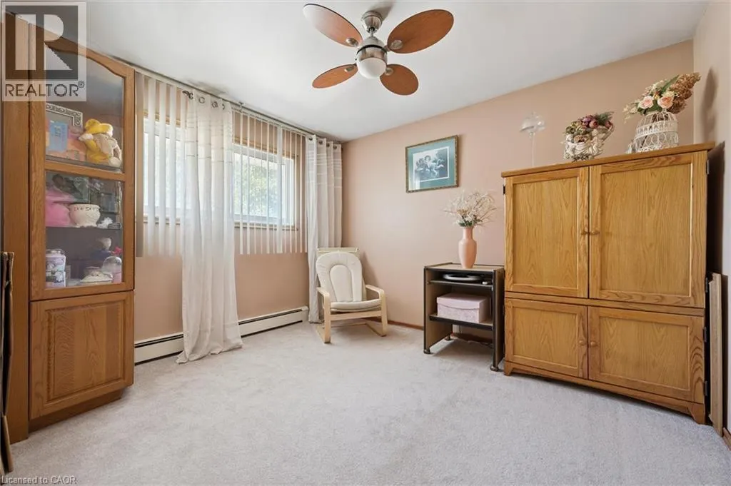 136 FAIRWAY Road N