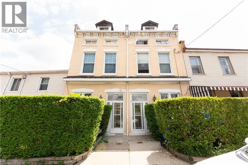 168 MACNAB Street N