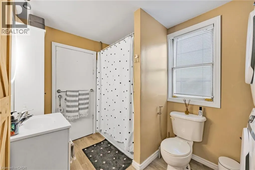 83 ORKNEY Street W