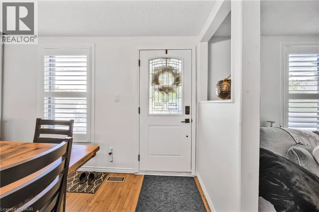 83 ORKNEY Street W