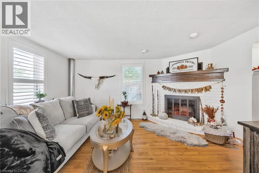 83 ORKNEY Street W