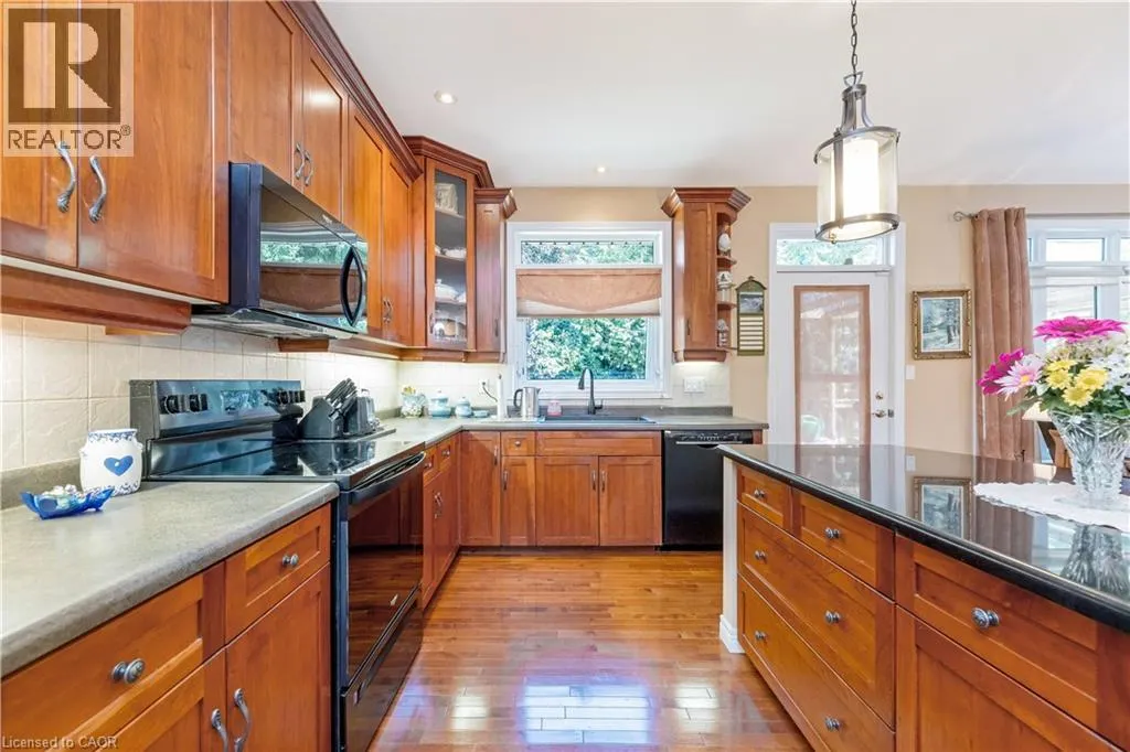 178 BERNARDI Crescent