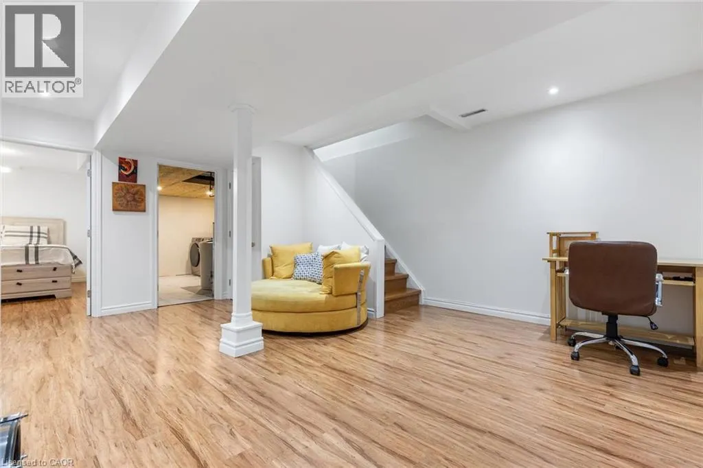 1118 AVONDALE Drive
