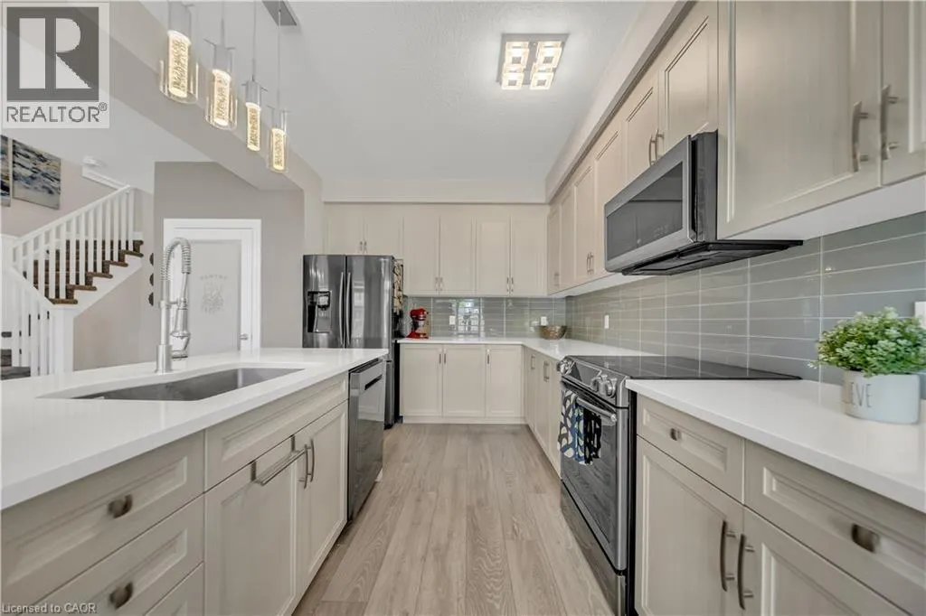 536 LANDGREN Court