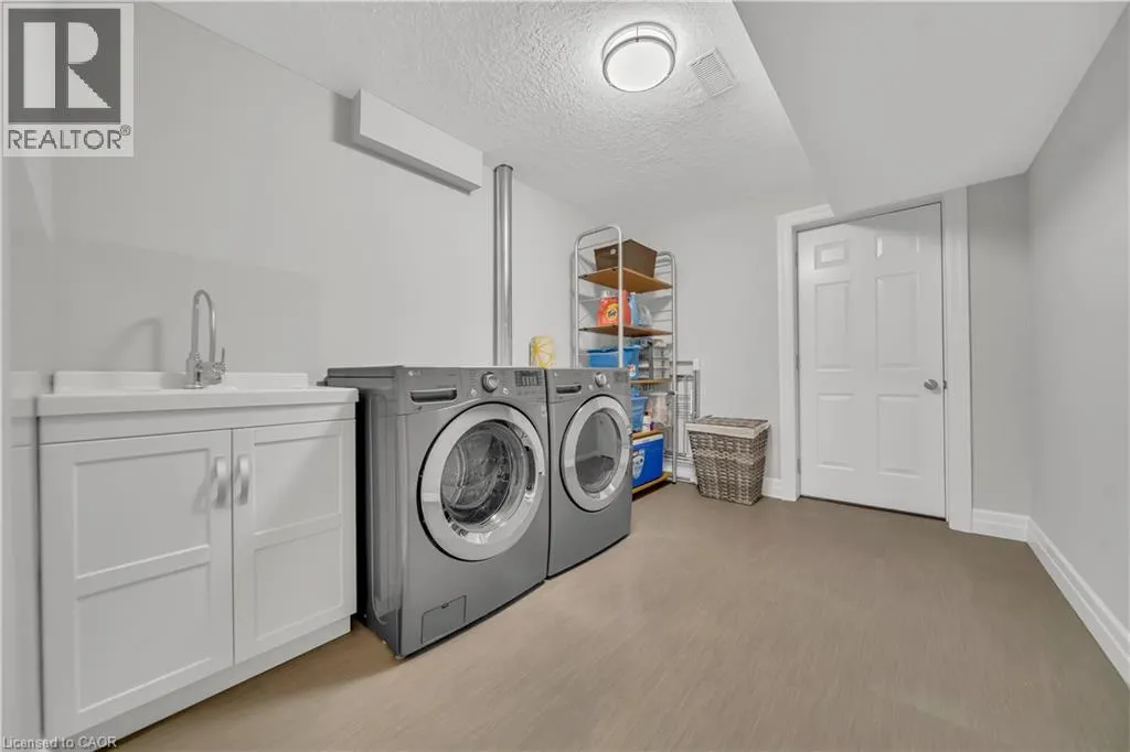 536 LANDGREN Court