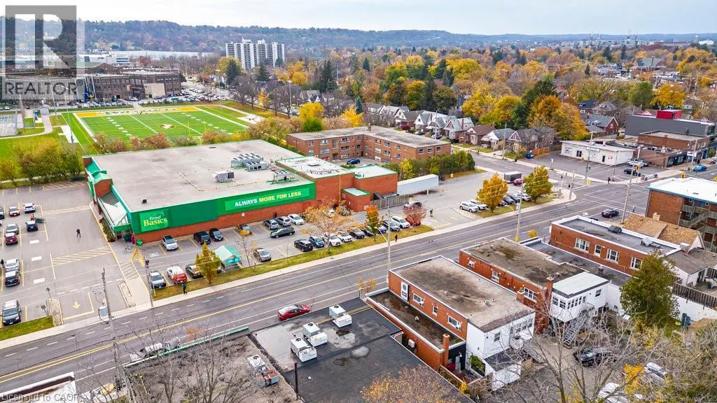 858 KING Street W