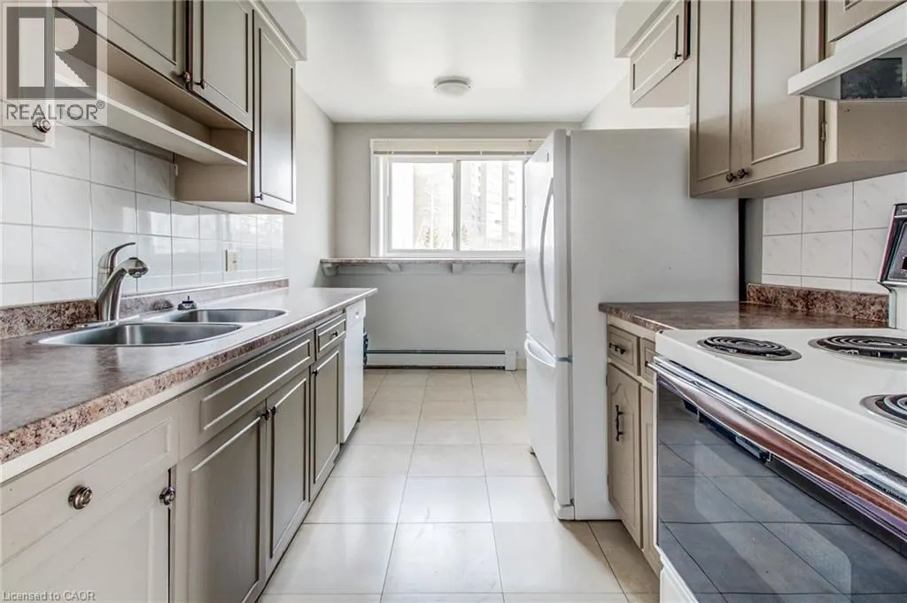 371 DALE Crescent Unit# 7, #7