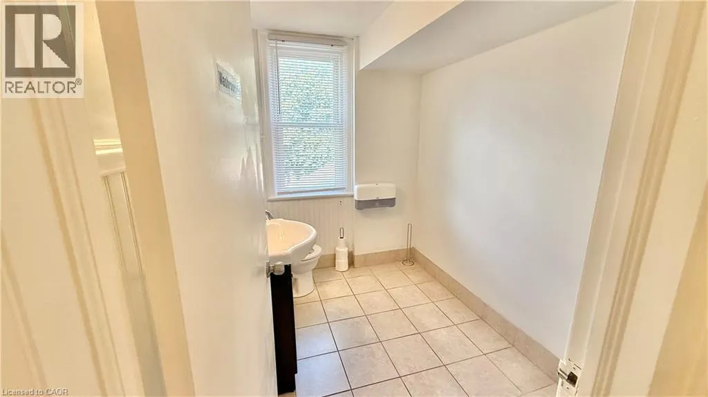 74 QUEEN Street N Unit# B, #B