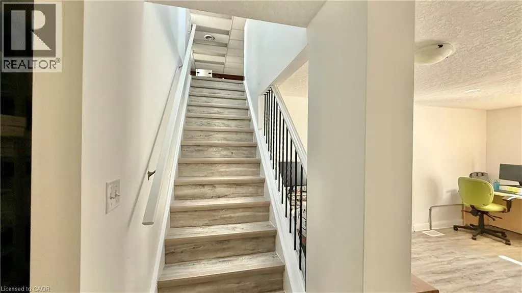 74 QUEEN Street N Unit# B, #B