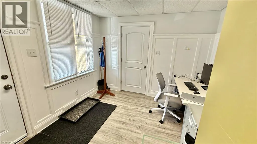 74 QUEEN Street N Unit# B, #B