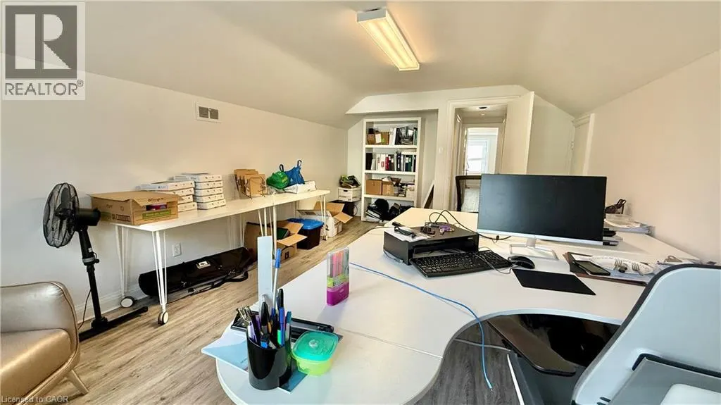 74 QUEEN Street N Unit# B, #B
