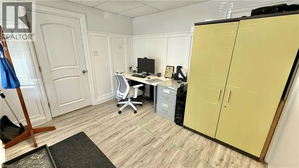 74 QUEEN Street N Unit# B, #B