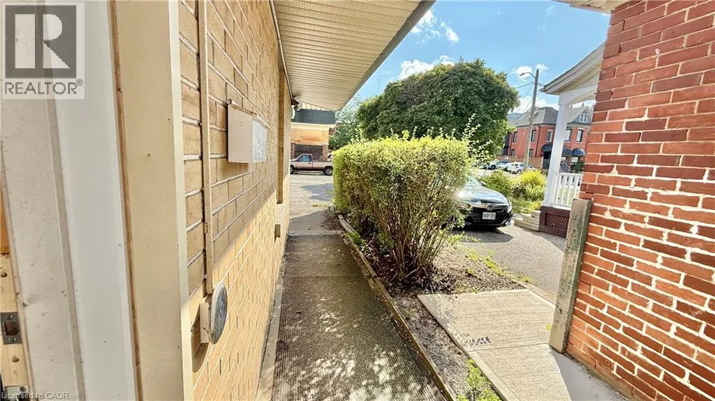 74 QUEEN Street N Unit# B, #B