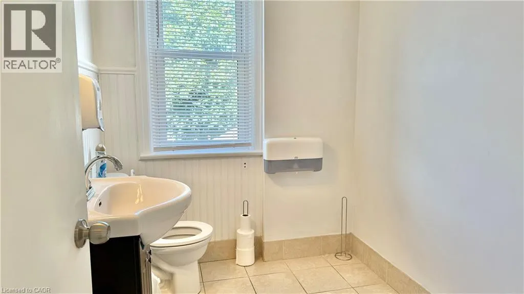 74 QUEEN Street N Unit# B, #B