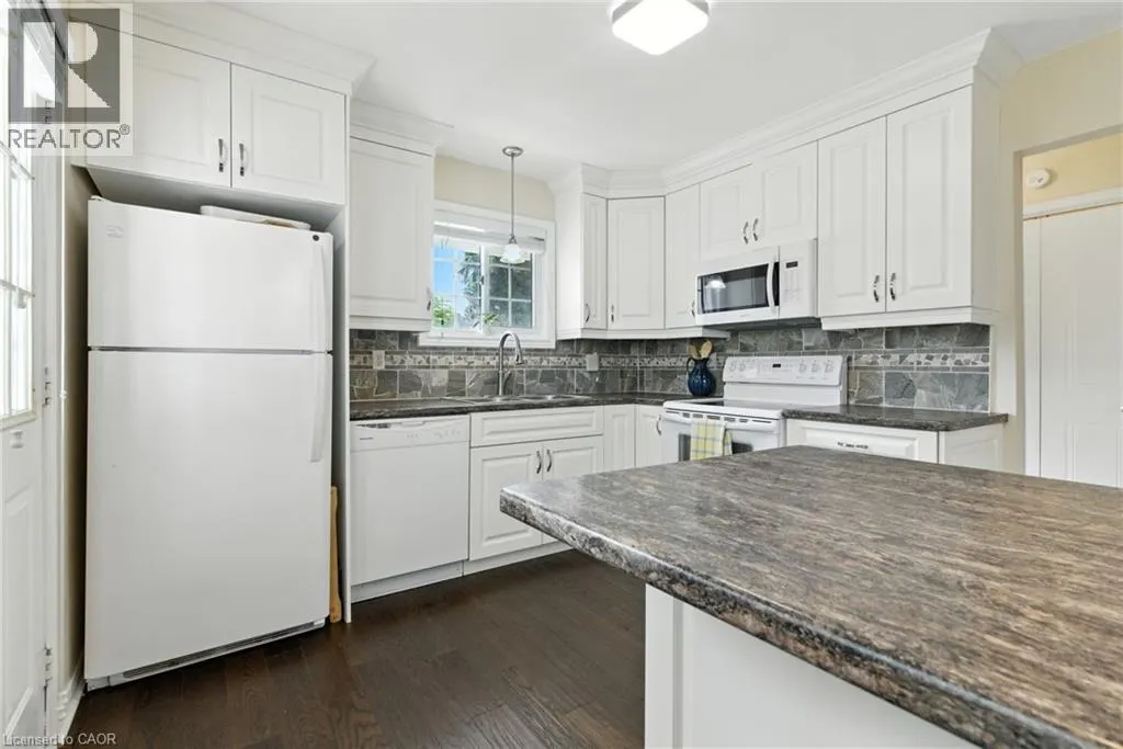 360 SILVERBIRCH Boulevard