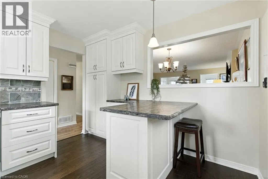 360 SILVERBIRCH Boulevard