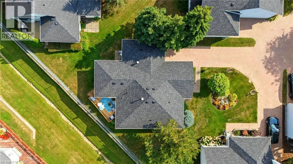 360 SILVERBIRCH Boulevard