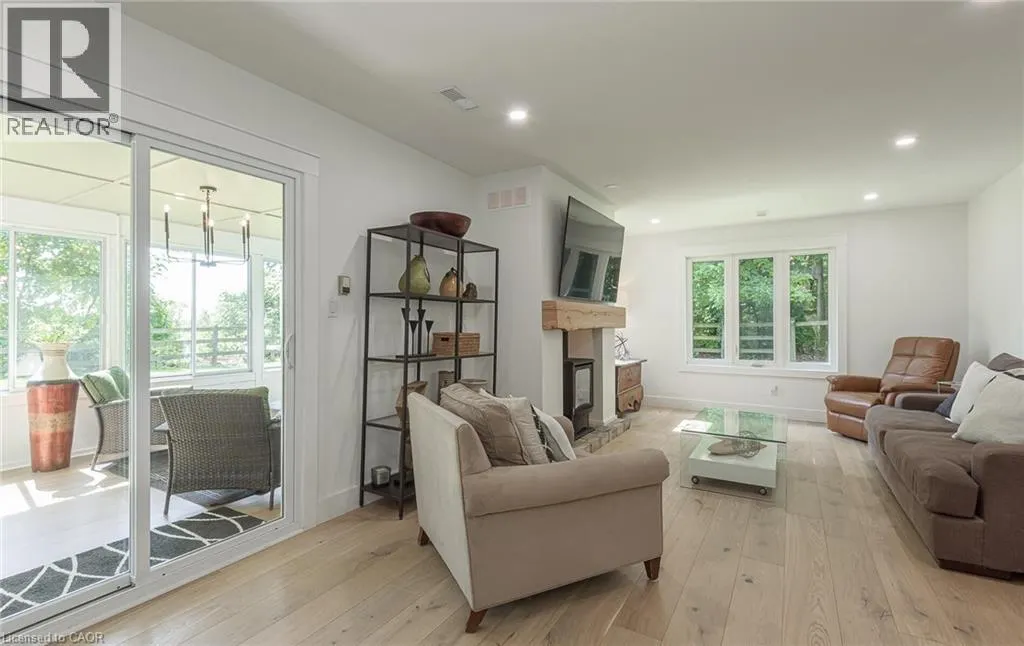 627 WOODHILL Road