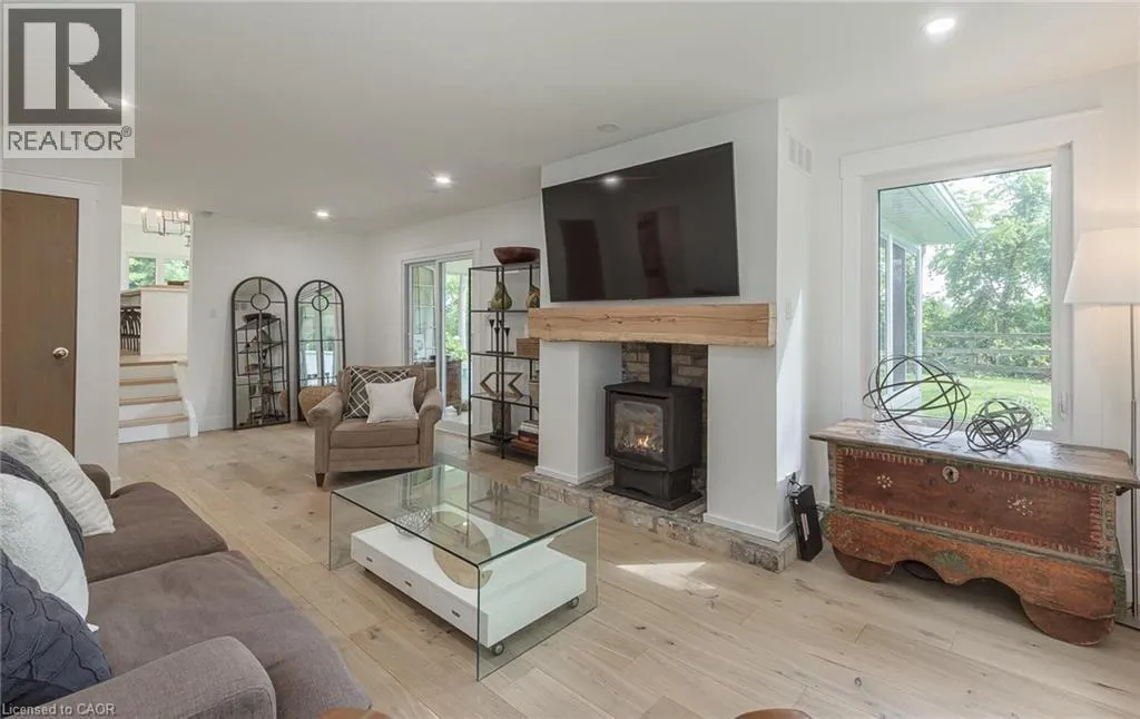 627 WOODHILL Road