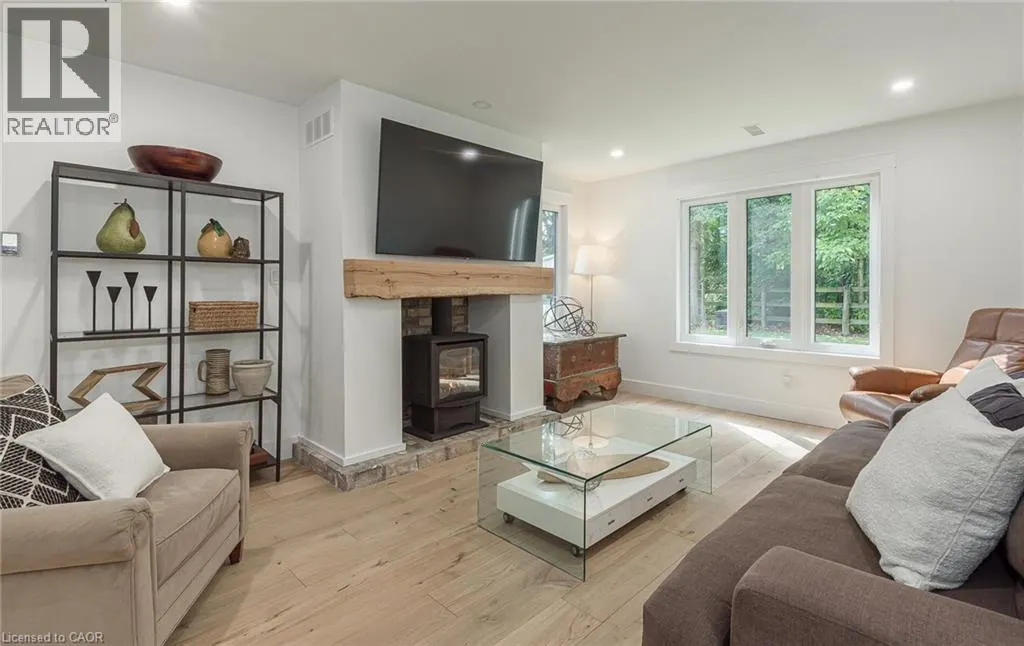 627 WOODHILL Road