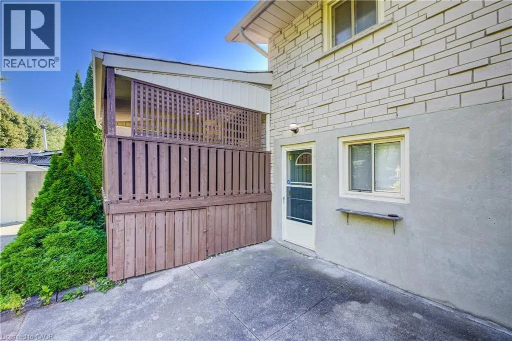 211 VILLAGE Road