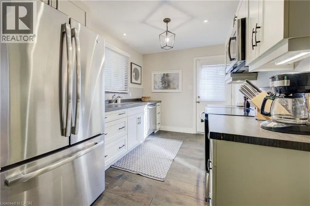 211 VILLAGE Road