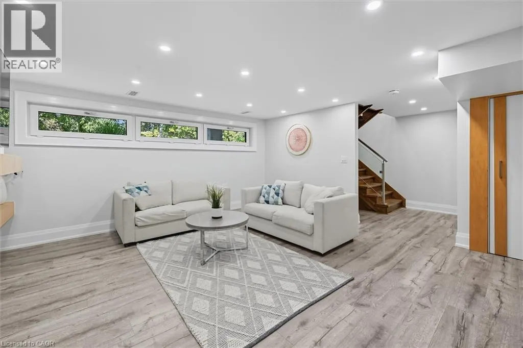 568 DYNES Road
