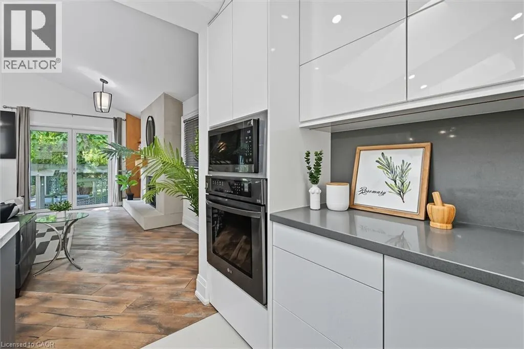 568 DYNES Road