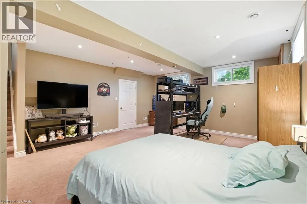 7022 YORK Drive