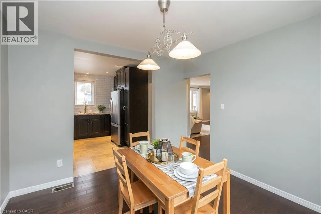 4 SUNNING HILL Avenue Unit# UPPER, #UPPER